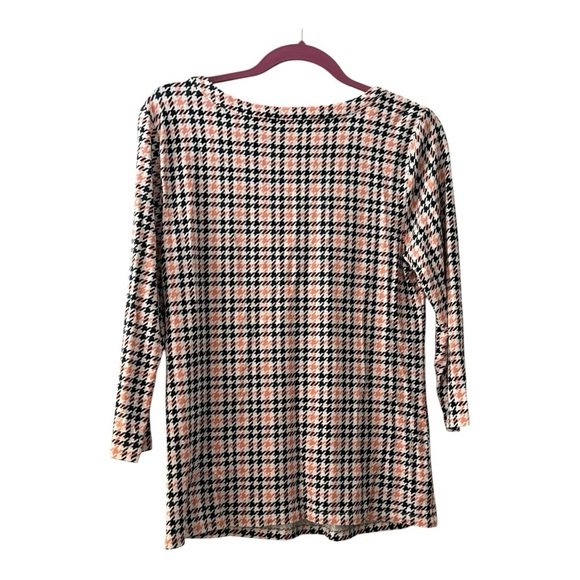 Stylish Women's Ann Taylor Top - Black and Pink - Picture 3 of 8